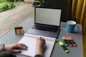 無職・転職活動中に結婚相談所を検討するとき｜入会条件と伝え方の確認手順